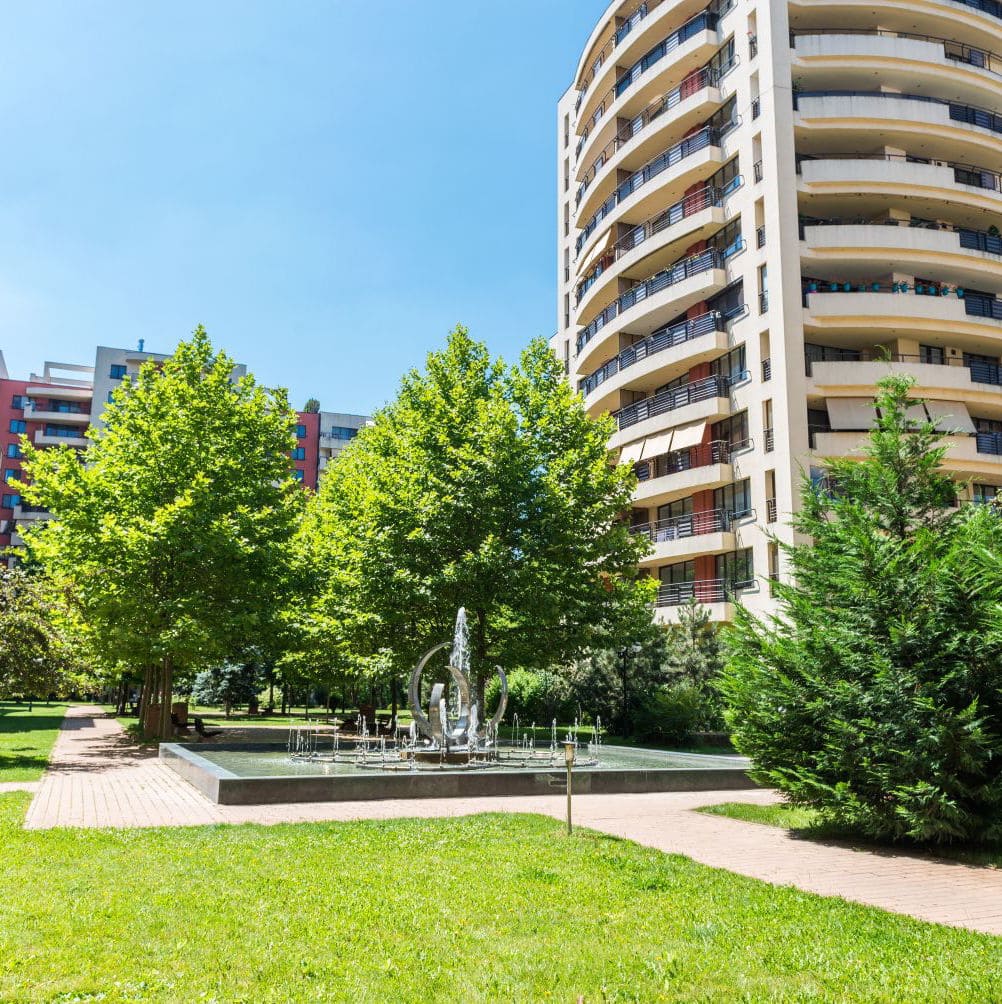 Amenjarea gradina rezidentiala Central Park Bucuresti